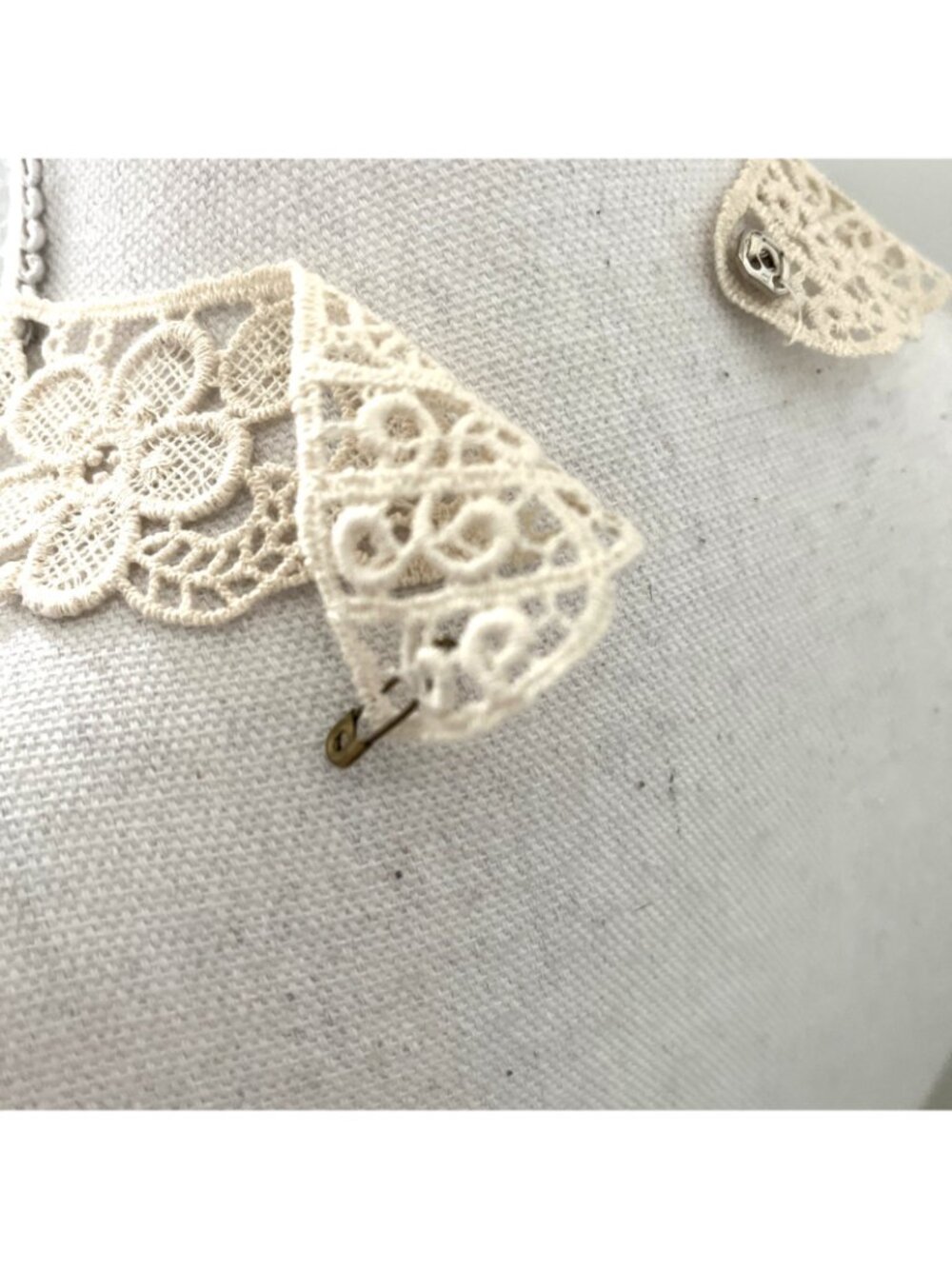 Vintage cream lace crochet detachable peter pan fake collar scalloped romantic - Picture 5 of 5